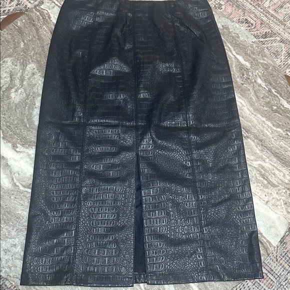 NWT Marc NY Andrew Marc Faux Leather Crocodile Print Navy Textured Skirt Sz M - Picture 4 of 5